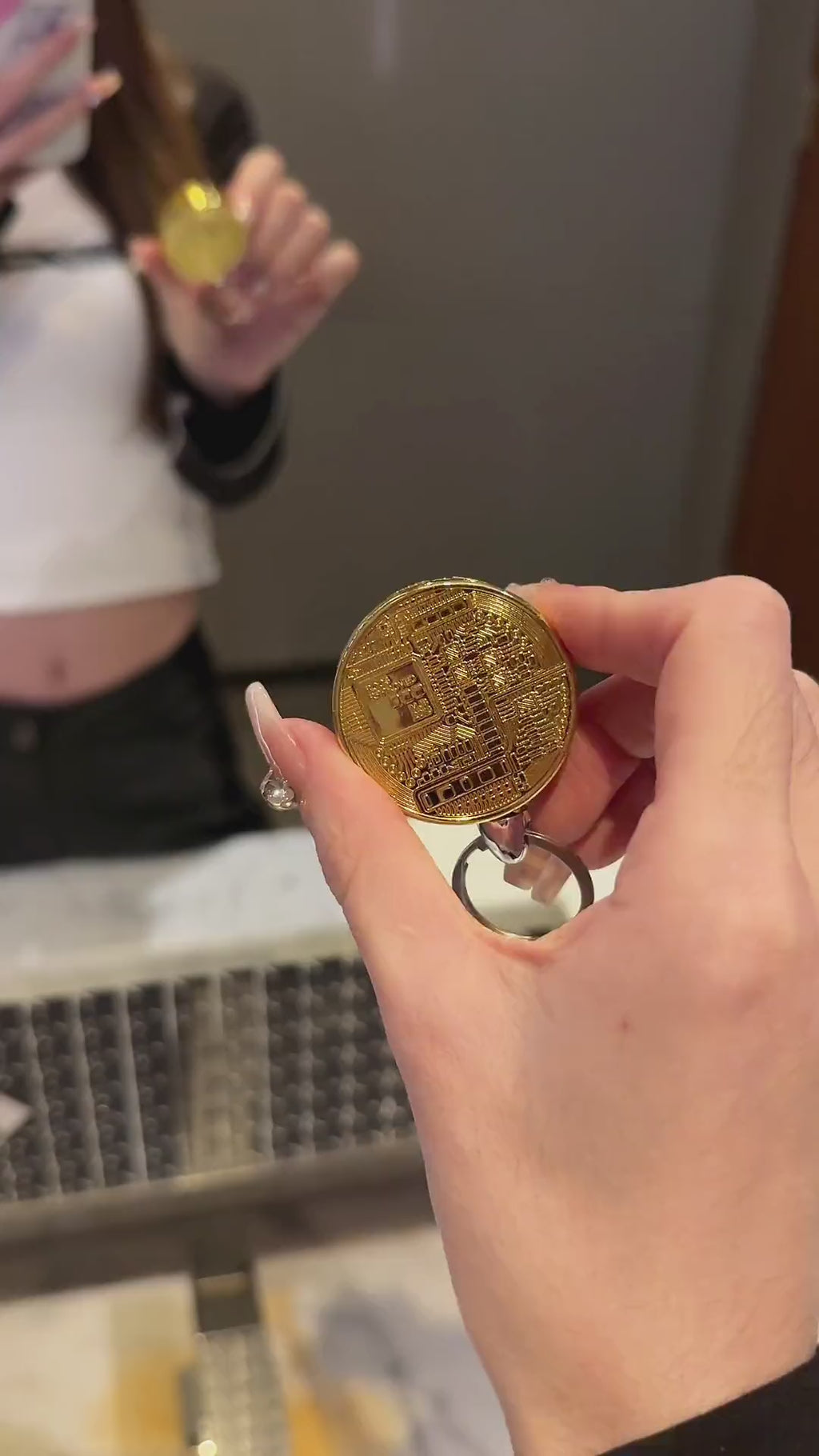 Creative Bitcoin-Shaped Lighter - A Gift for Boyfriend or Girlfriend